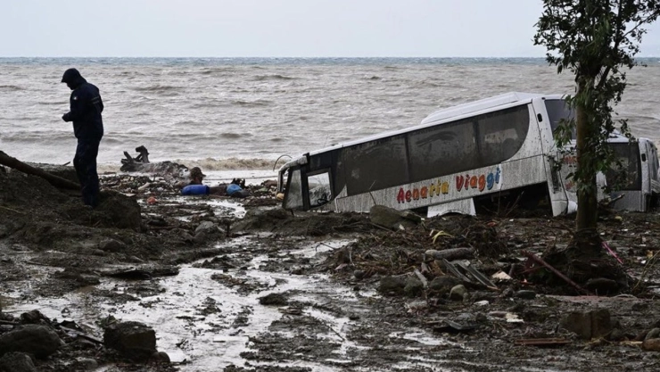 Avalancha en Isla Ischia deja más de 10 muertos.jpg