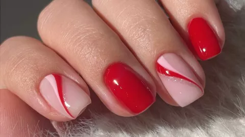 uñas rojo con rosa abril 2026