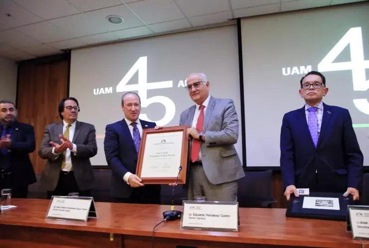 EGfbkU1WsAE1zd0 (1).jpg