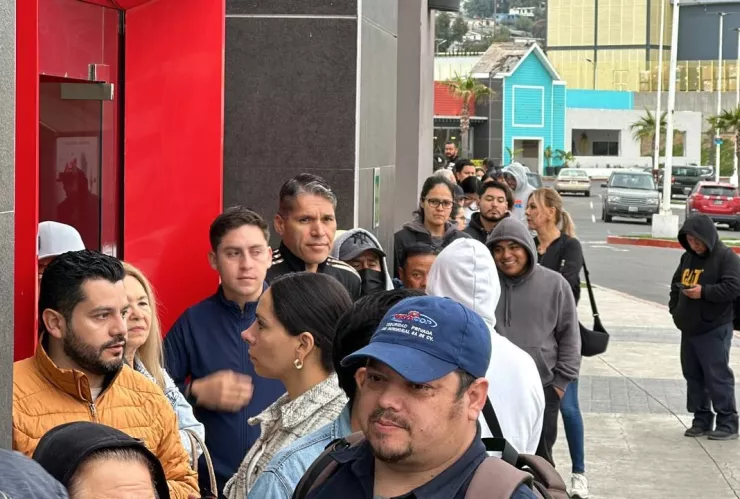 Largas filas en las votaciones