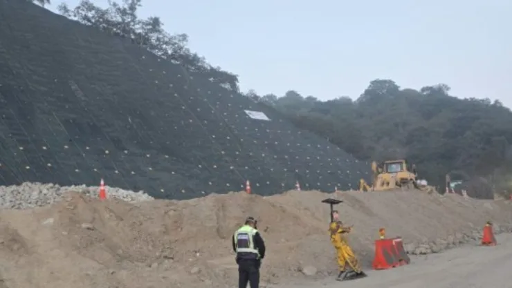 Derrumbe en carretera Cuacnopalan-Oaxaca hoy 3 de diciembre de 2025