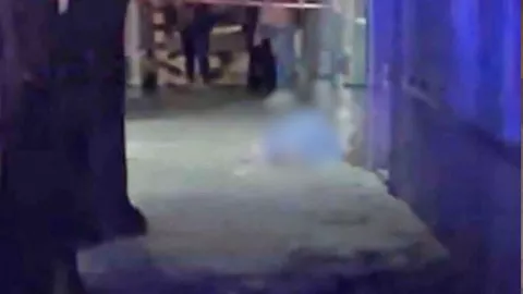 VIDEO: Mujer murió sobre la 7 sur en Puebla; se desvaneció en la colonia Chulavista