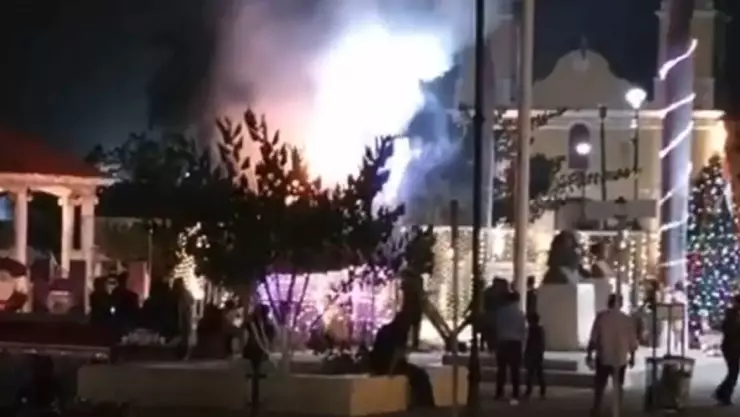 VIDEO_ Se incendió el pesebre del centro de Kinchil y revelan la causa