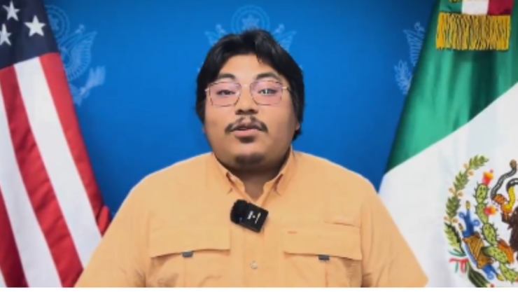 La NASA recluta al mexicano Guillermo Chin para explorar la luna de Saturno