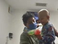 los pequeños del Hospital Pediátrico Moctezuma contagian esperanza al ver sus regalos