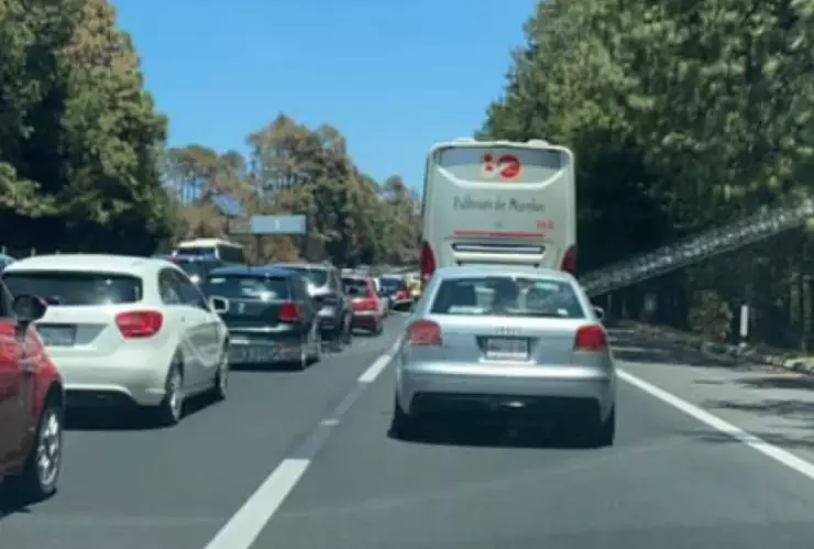 Accidente en la Pera genera caos vial hoy 26 de febrero