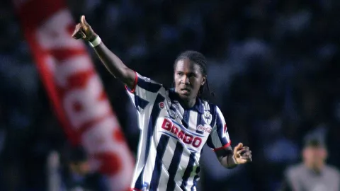 Hugo Rodallega, de pasado en Monterrey y Necaxa, protagonizó la jugada del año