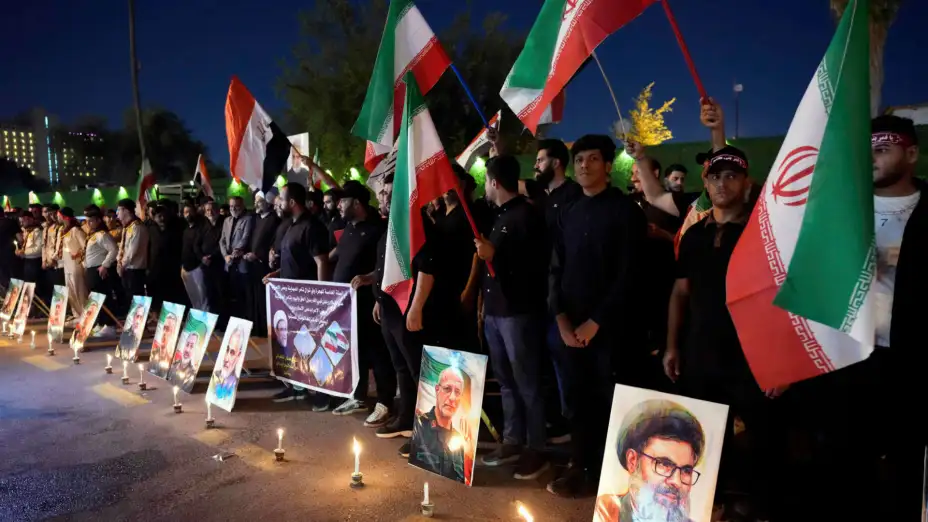 Manifestación en honor a generales iraníes muertos en ataques israelíes.