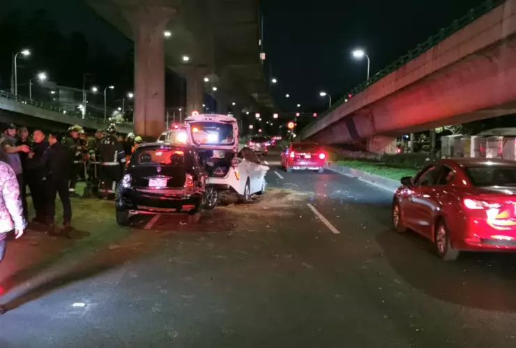 Mujer muere tras chocar contra el Mexibús en Ecatepec