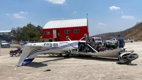 Avioneta se cae en Atizapán Estado de México