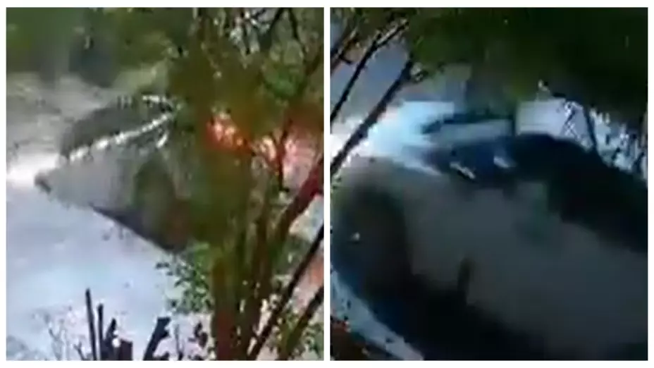 Auto es ‘tragado’ en inundación por obra inconclusa en Nuevo León