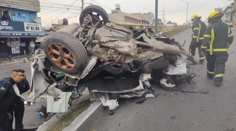 Edomex: Una persona murió tras destrozar su auto sobre Lago de Guadalupe, en Atizapán