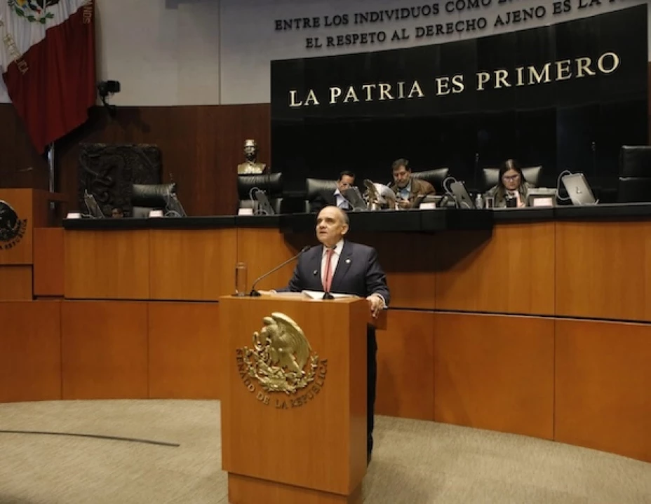 egisladores del PRI: No más %22casas huevo%22.jpg