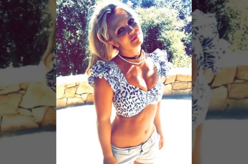 Britney dandole el sol.jpg