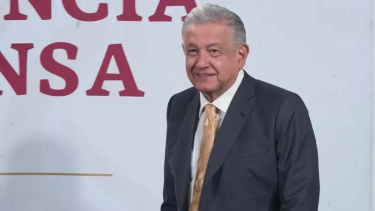 AMLO-MORENA.jpg