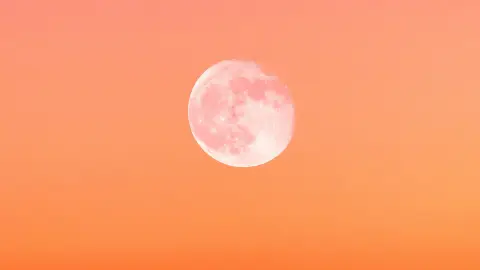 Así puedes ver la Luna rosa en abril de 2025