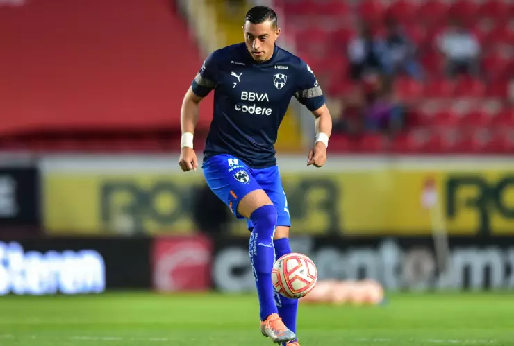 Rogelio Funes Mori, en calentamiento con Monterrey