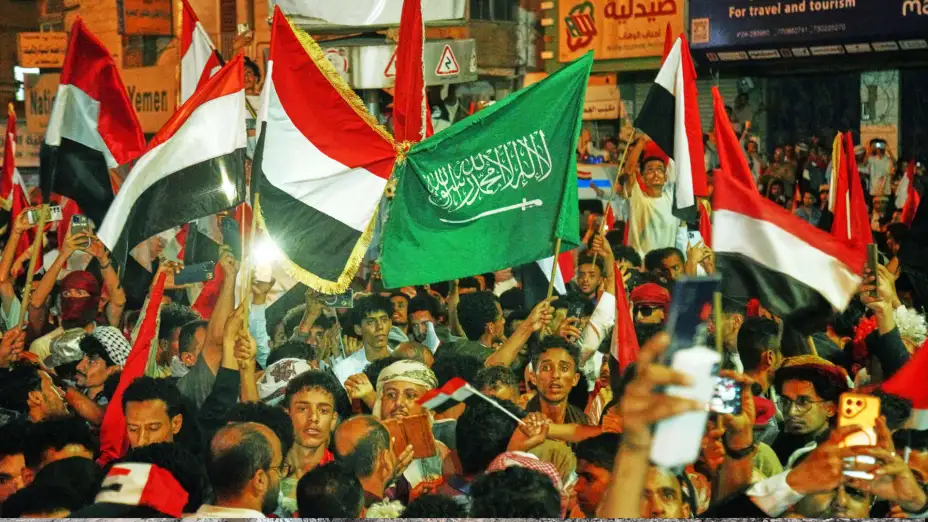 Yemenís celebran el 64 aniversario de la Revolución del 26 de Septiembre en Taiz, Yemen.