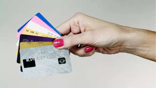 Tarjetas de crédito que te endeudan