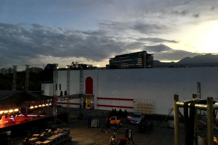 Construcción de escenario - Concierto Juguetón 2019-2020