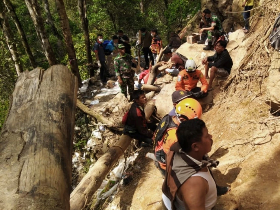 Mina Indonesia, colapso