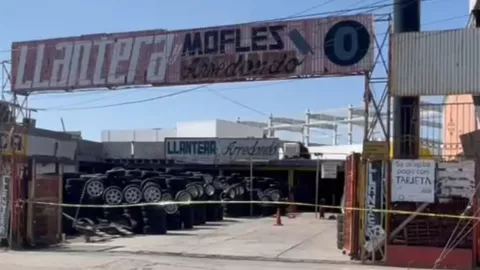 Atacan a elementos de la FGE en Playas de Rosarito hoy lunes 17 de mayo de 2025 ¿Qué pasó en la llantera?
