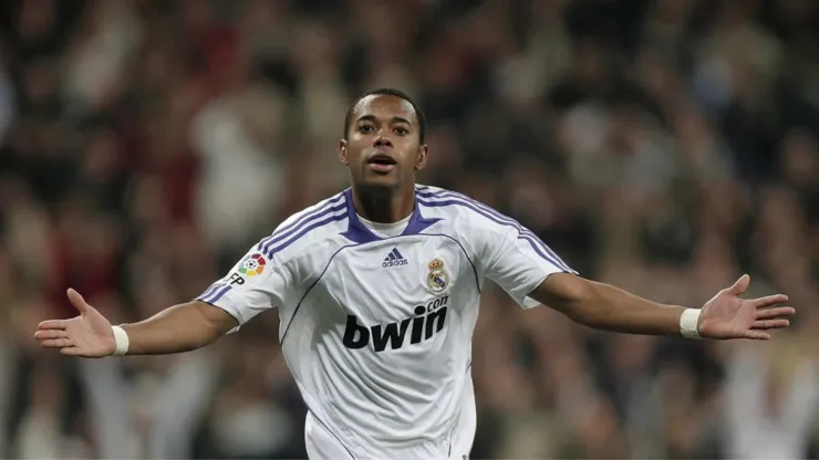 Robinho se encuentra en la cárcel y es entrenador