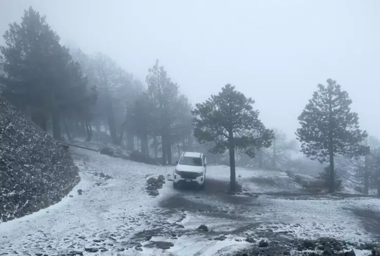 FOTOS: Nevada en el Cofre de Perote cubrió de blanco la cima hoy domingo