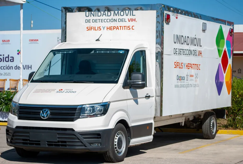 Unidad movil detección infecciones GSK.jpg