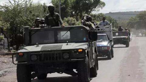 Se registró un ataque armado contra policías en la colonia Las Cruces, Guerrero; hay 2 muertos y 1 lesionado.
