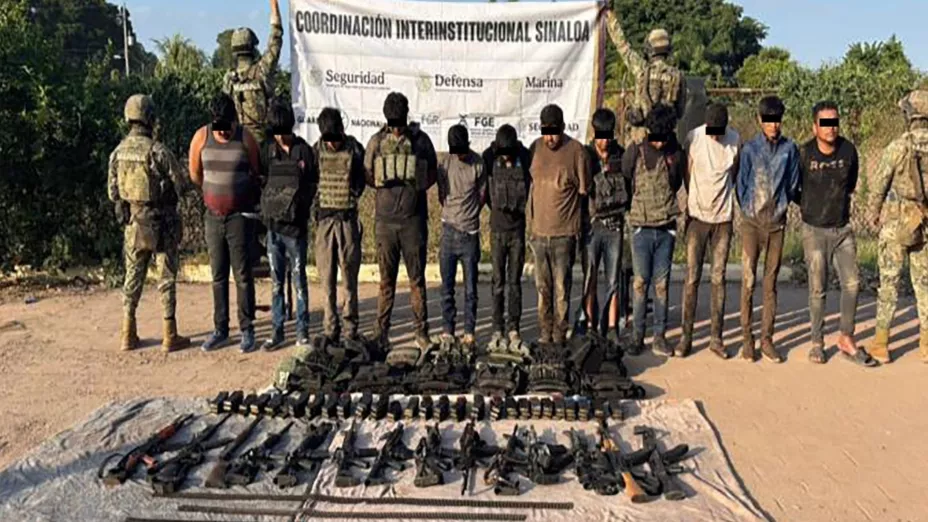 13 hombres detenidos en Navolato, Sinaloa.