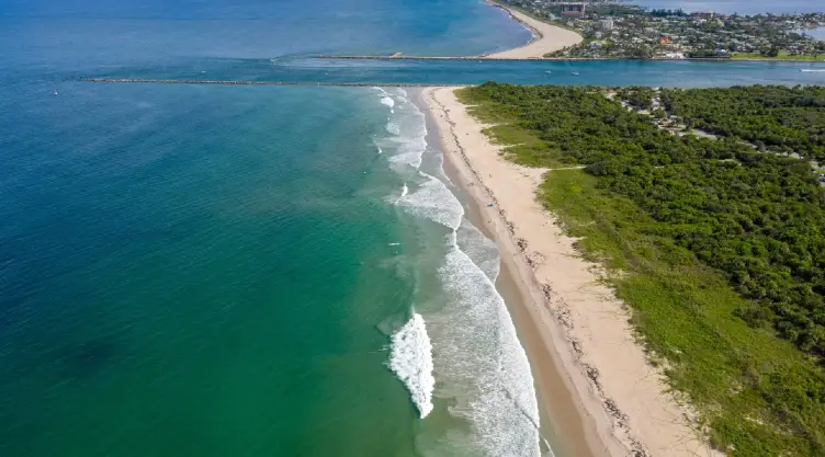 Esta playa escondida se encuentra a pocos kilómetros de Fort Pierce en Florida y es un espectáculo de la naturaleza