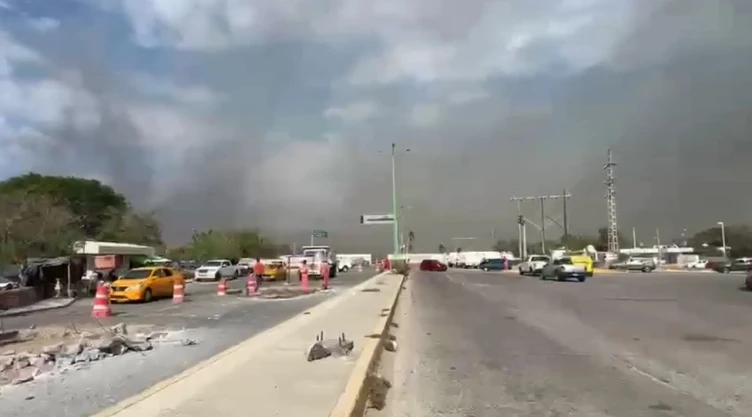 ¡De-nuevo-en-alerta_-Emergencia-en-refinería-de-Salina-Cruz-moviliza-a-Pemex-por-incendios-cerca-de.webp