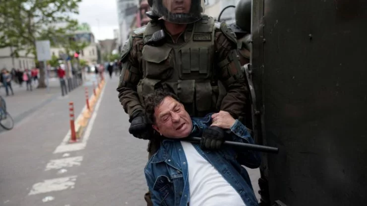 Manifestantes vuelven a la calle, Piñera busca apoyo político en Chile pero izquierda se margina