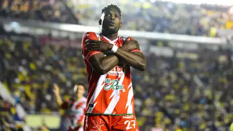 Diber Cambindo festejó como Cole Palmer vs América