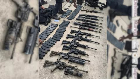 Detienen a 11 sujetos fuertemente armados en Sinaloa; desatan enfrentamiento con policías