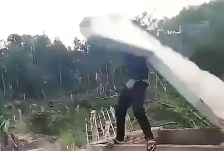 Hombre vivie de milagro luego de que le cayera encima una pared