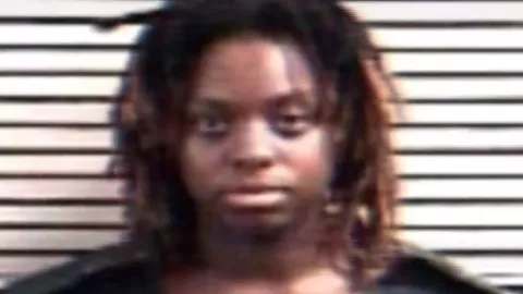 Mujer inicia tiroteo durante el eclipse