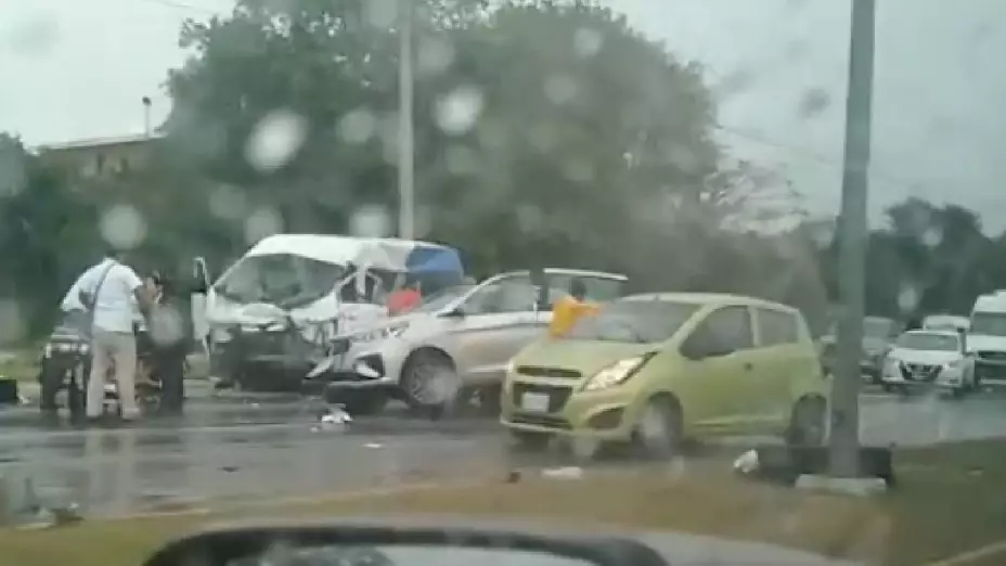 Mortal accidente en carretera Playa del Carmen- Tulum este domingo; reportan seis víctimas.jpg