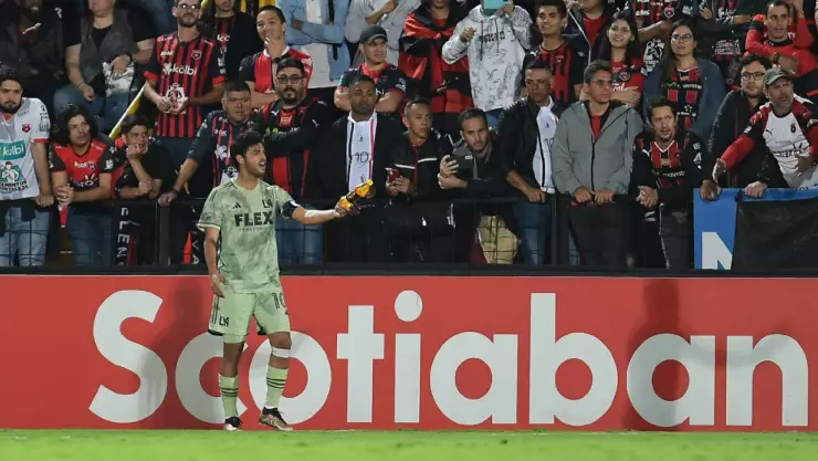 Carlos Vela en la visita del LAFC