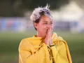 Maite se conmueve al ver Alexia hacer esa llamada.