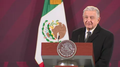 AMLO acusa campaña de dueños de aerolíneas contra cabotaje