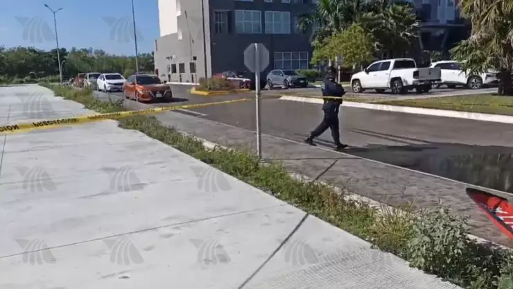 ÚLTIMA HORA_ Turista MUERE tras caer de un séptimo piso de hotel en Mérida