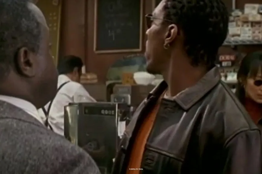Te contamos por qué a Eddie Murphy lo atraparon con una chica trans y qué hacía con ella. (Escenas de la película ‘El negociador’ por Azteca 7)