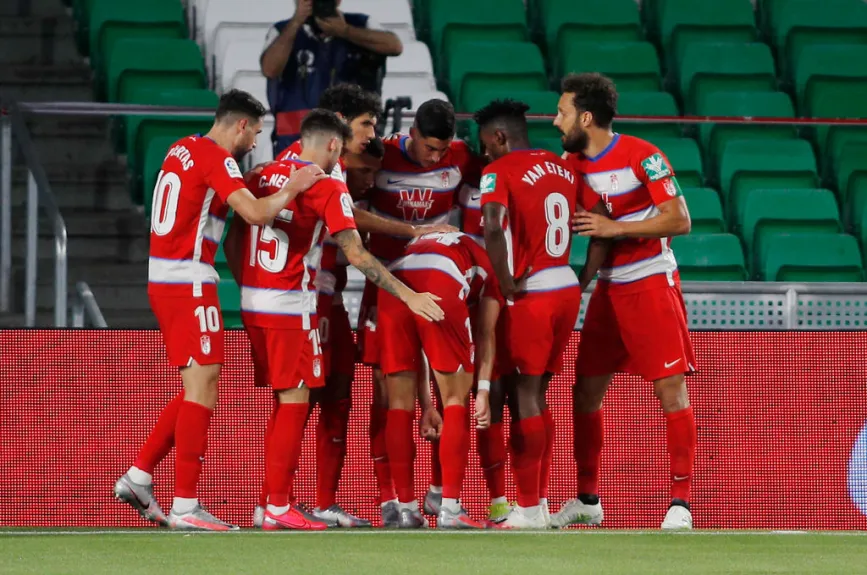 Empate del Betis con actividad de los mexicanos