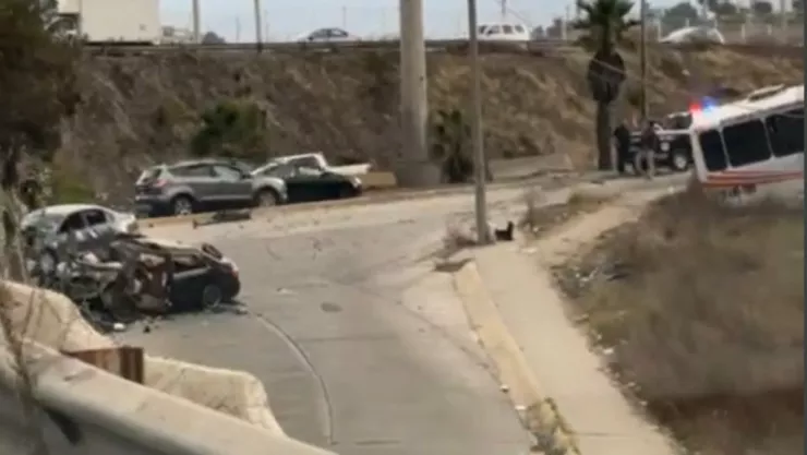 Accidente deja personas lesionada en Colinas de California