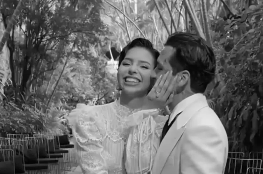Votos de la boda de Nodal con Angela (5).jpg