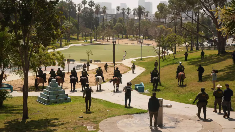 Operativo antiinmigrante en el Parque de Los Ángeles, California.