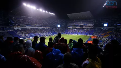 A que hora sera el Puebla vs Chivas