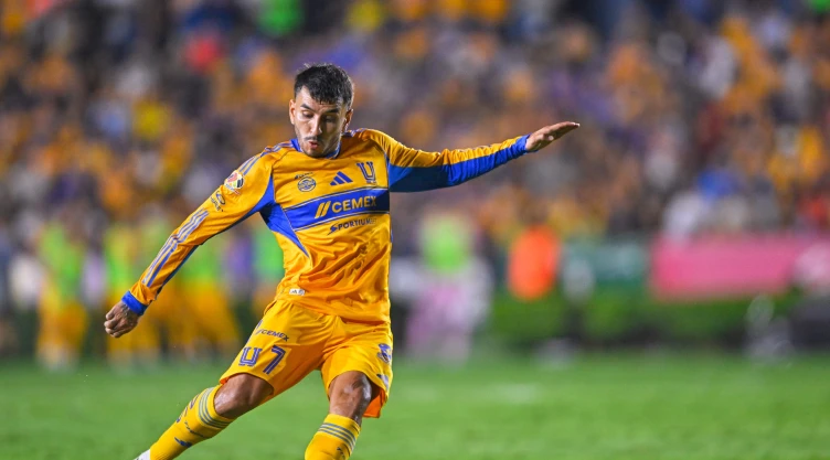 Ángel Correa con Tigres